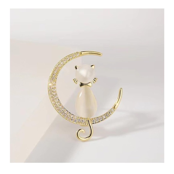 Elegant Gold and Silver Cat Moon Cat Lover Brooch - Picture 5 of 6